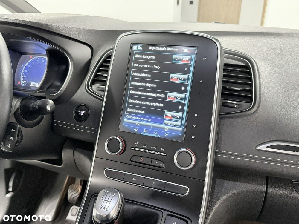 Renault Grand Scenic - 26