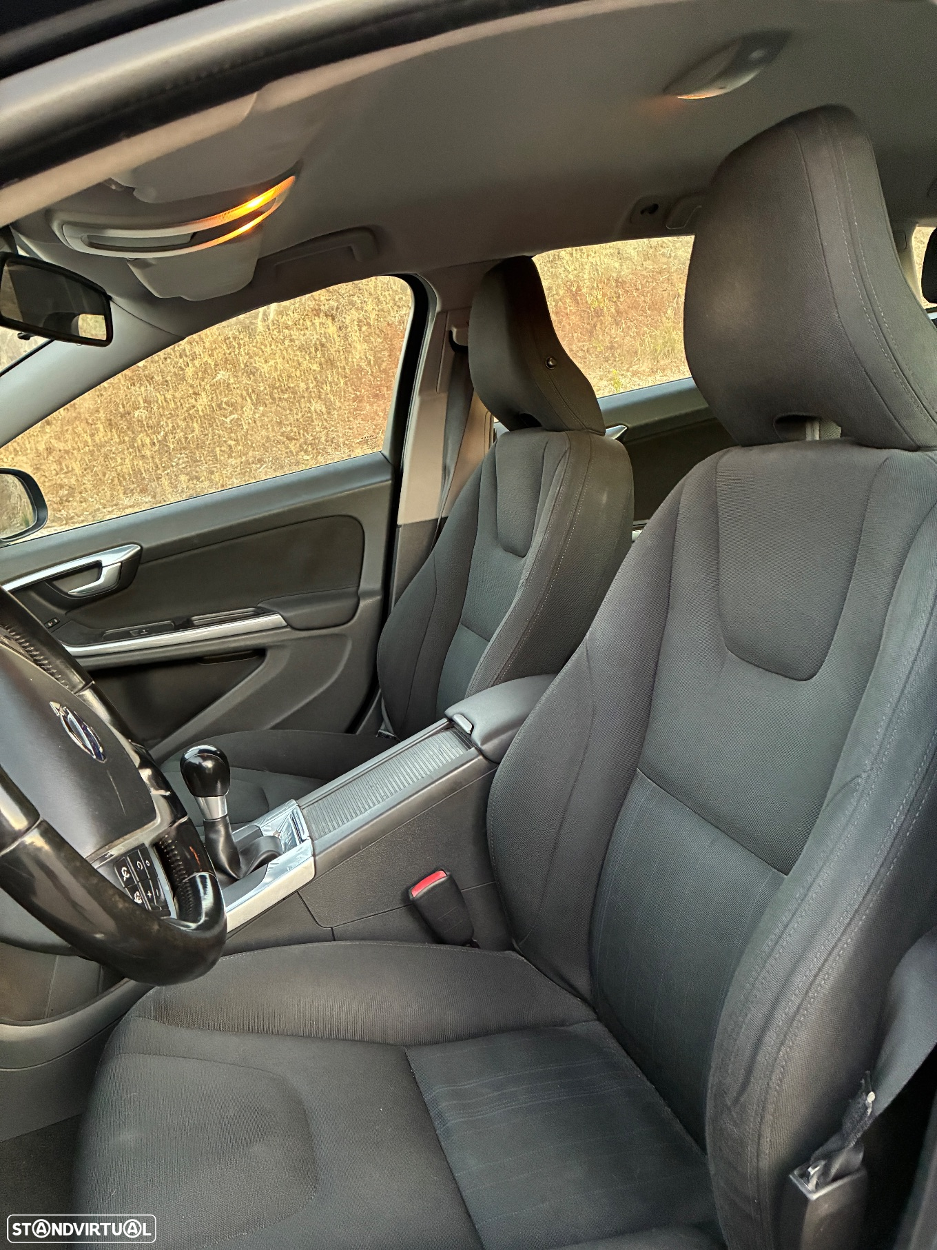 Volvo V60 1.6 D2 Drive Momentum Start/Stop - 9