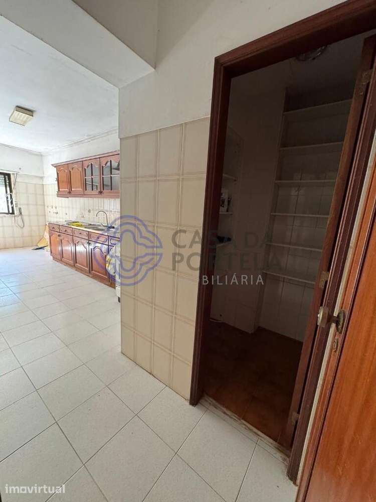 Oportunidade T1+1 com 74m2 a 5 minutos da Estação Agualva-Cacém - Grande imagem: 4/38