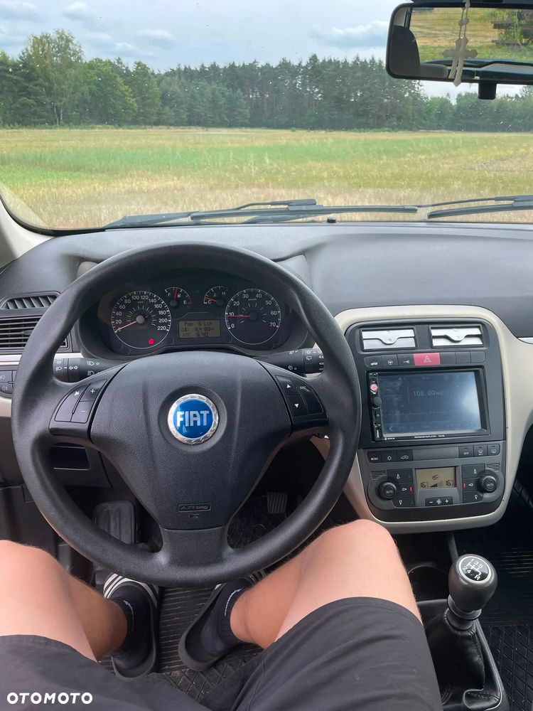 Fiat Grande Punto - 10