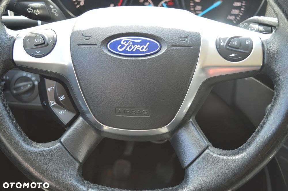 Ford Kuga 1.6 EcoBoost 2x4 Titanium - 21