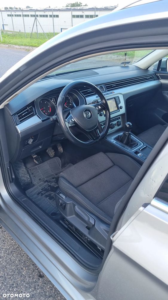 Volkswagen Passat 2.0 TDI BMT Comfortline - 10