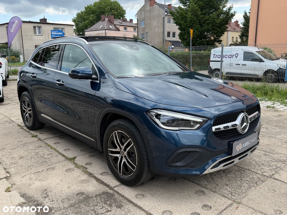 Mercedes-Benz GLA - 9