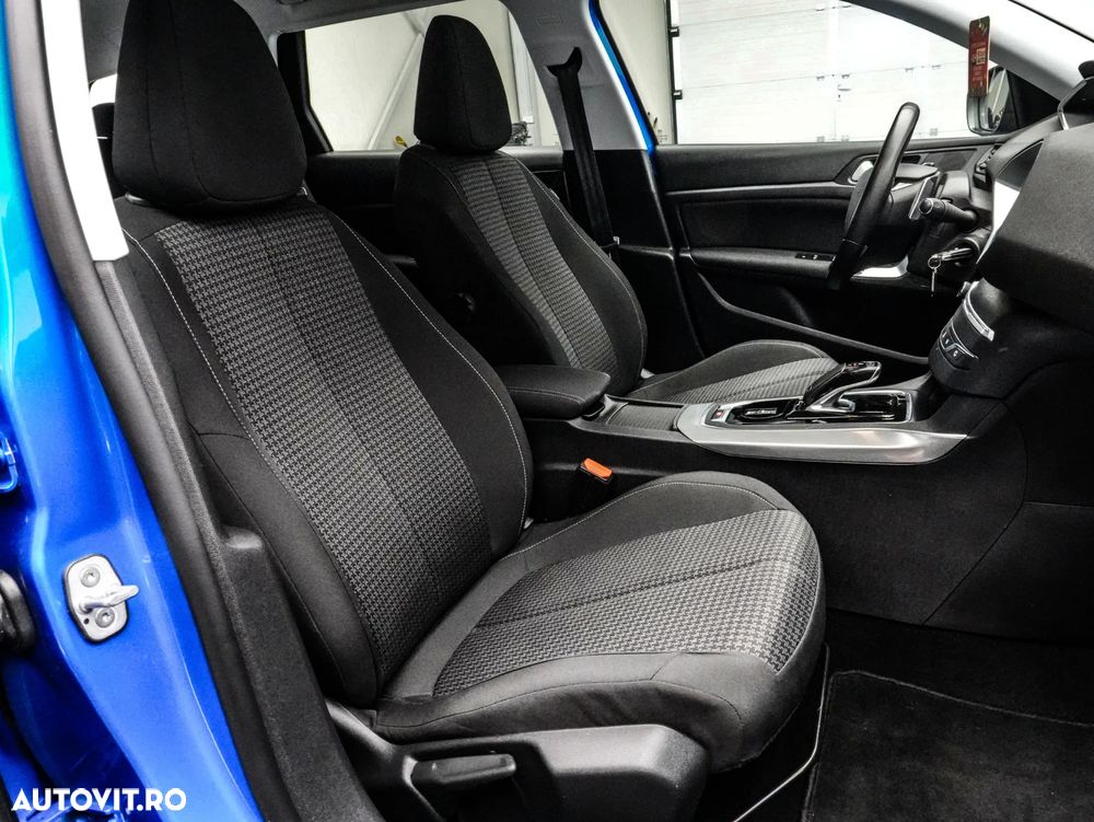 Peugeot 308 SW 1.5L BlueHDI EAT8 Allure Pack - 14