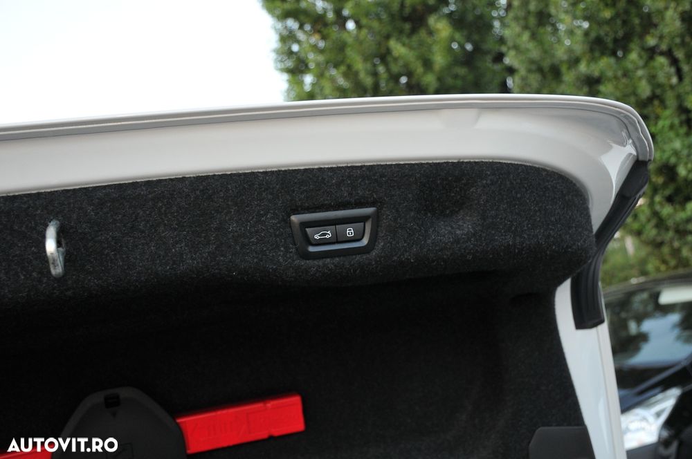 BMW Seria 5 520d Aut. - 32