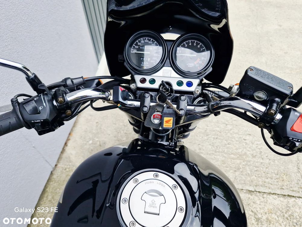 Honda CB - 22