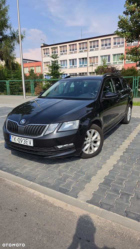 Skoda Octavia 1.6 TDI Ambition DSG - 1
