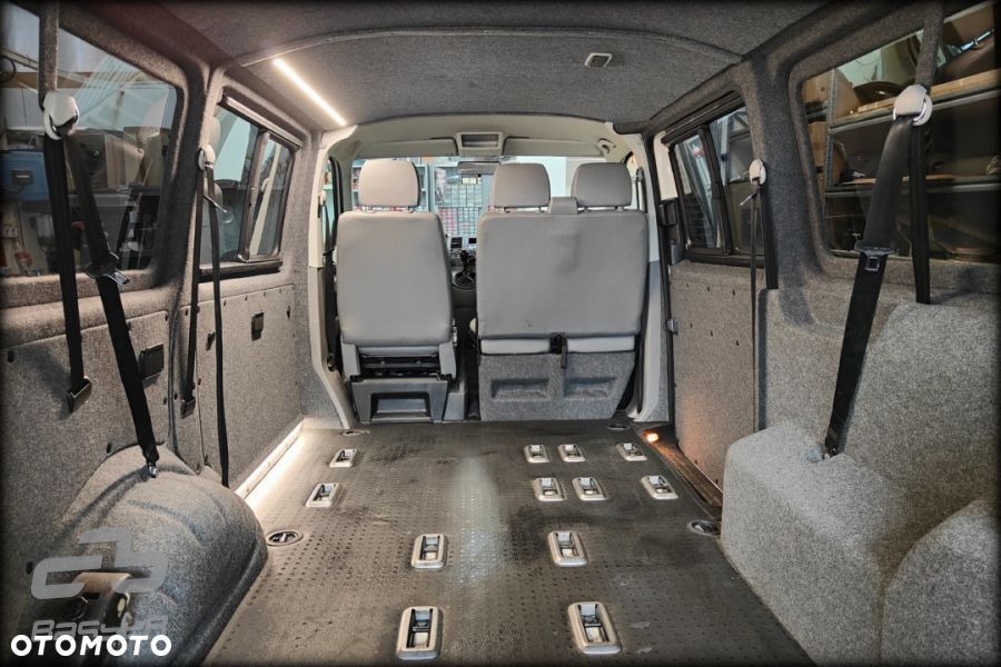Volkswagen Multivan - 29
