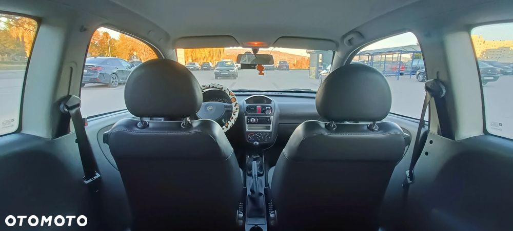 Opel Corsa 1.0 12V Essentia - 10