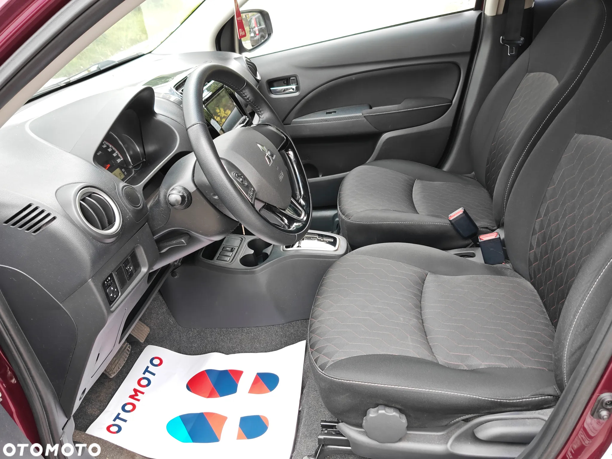 Mitsubishi Space Star AS&G 1.2 CVT Spirit+ Black - 10