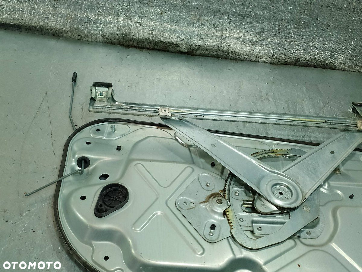 PODNOŚNIK SZYBY PRAWY PRZÓD Z STELAŻEM VOLVO C30 ( 06-12 )  8679979RH - 3