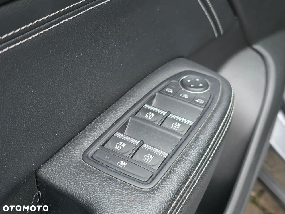 Renault Arkana E-TECH 145 INTENS - 16