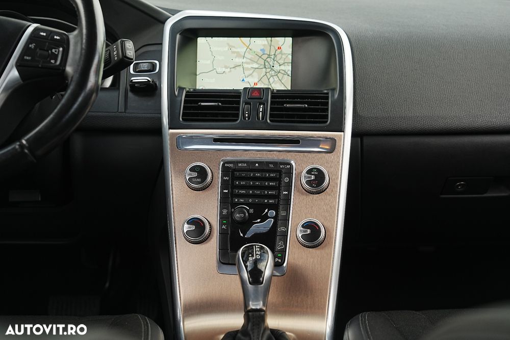 Volvo XC 60 D4 Geartronic Momentum - 23