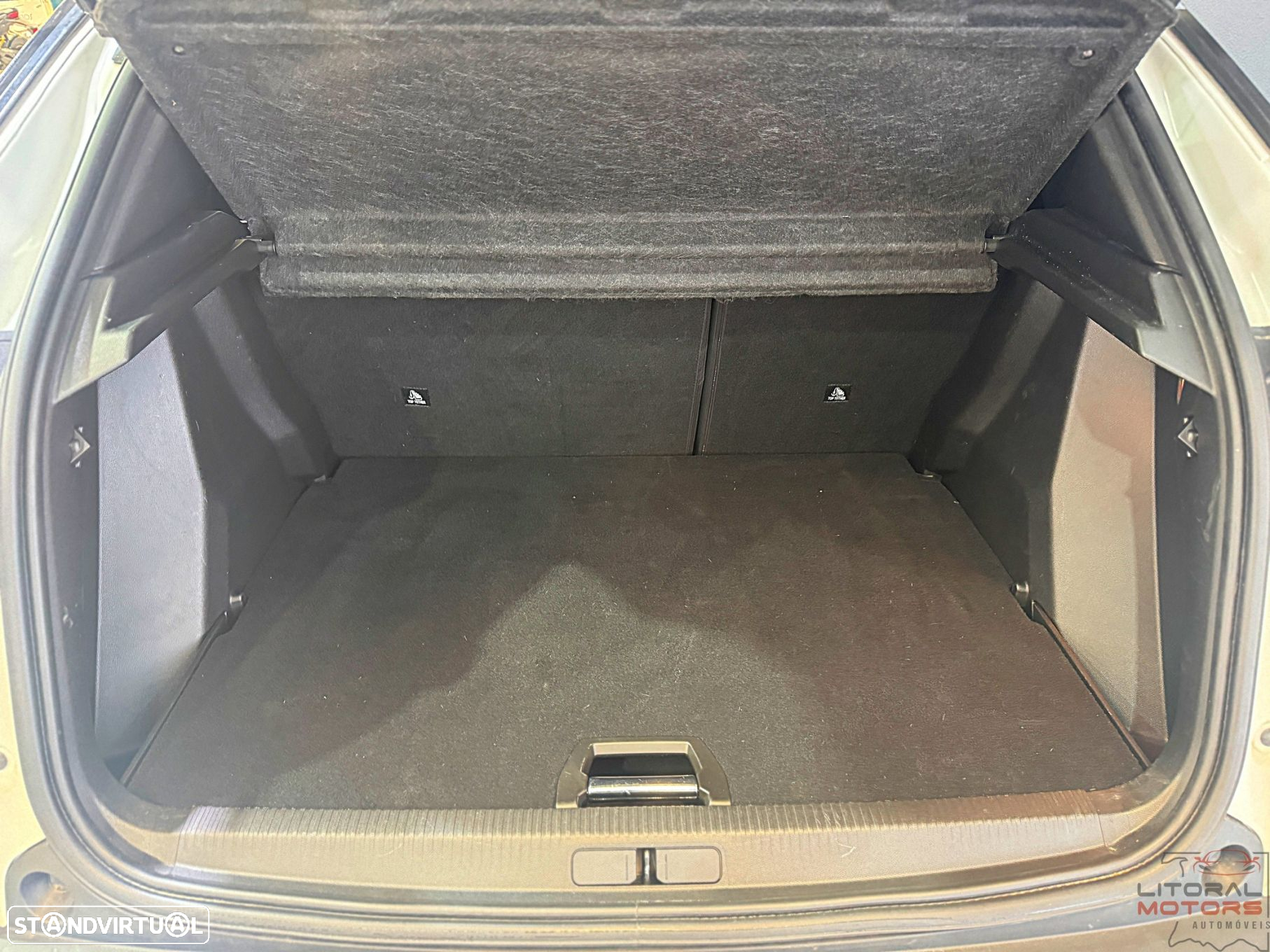 Peugeot 2008 PureTech 155 EAT8 GT - 10