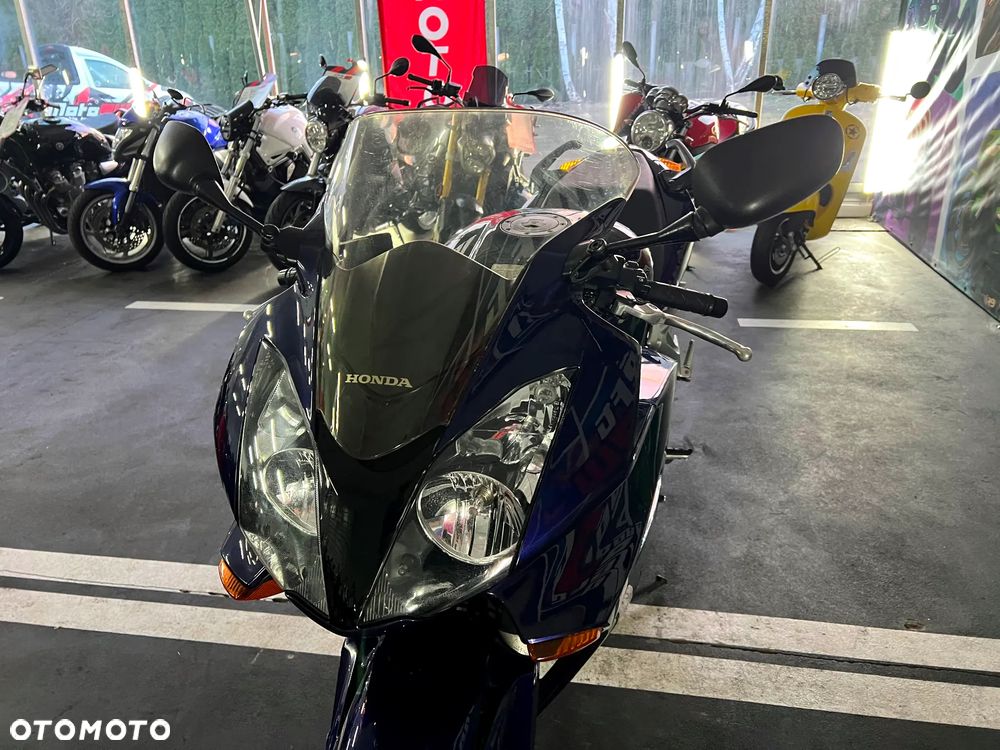 Honda VFR - 8
