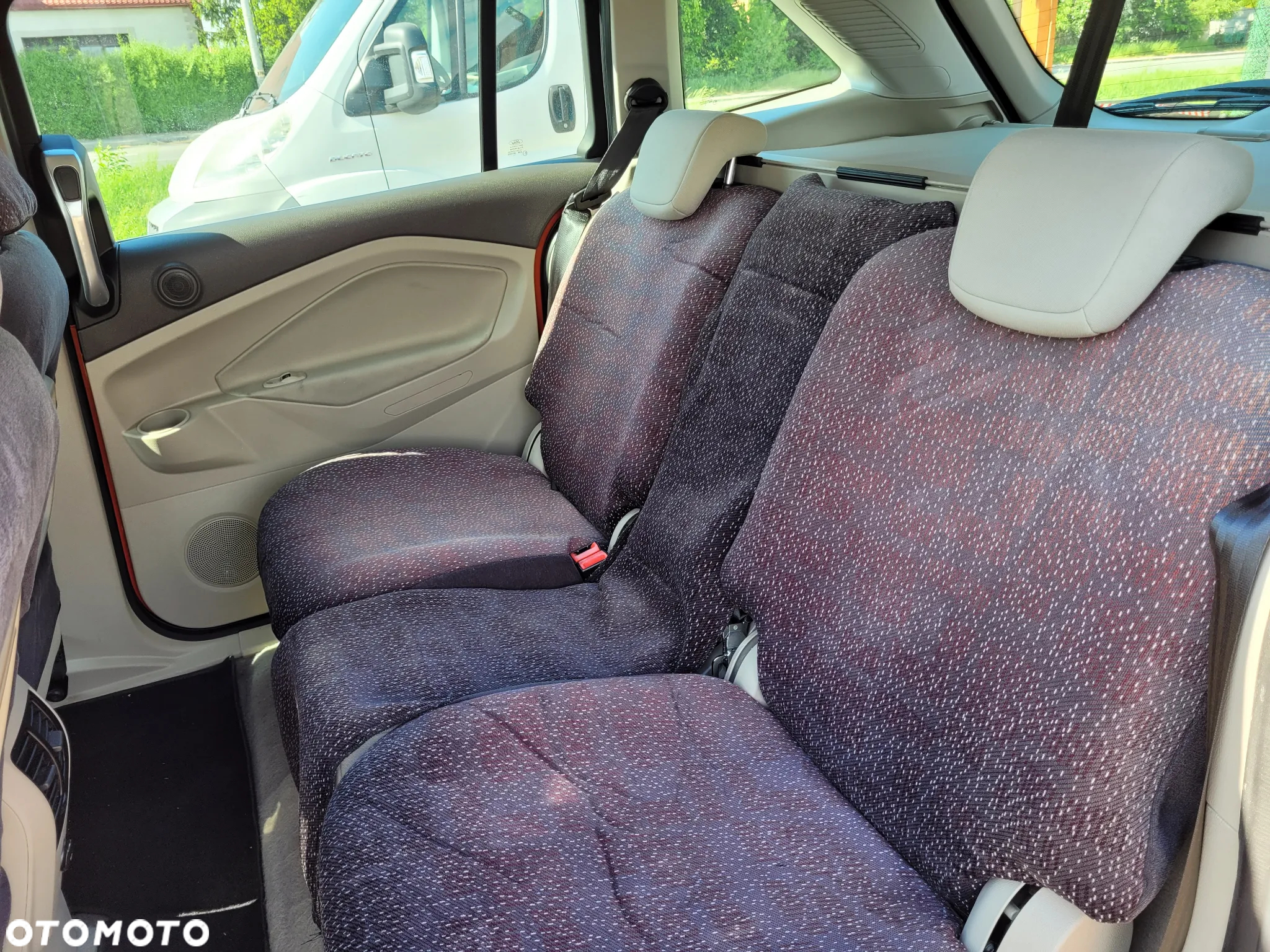 Ford Grand C-MAX 1.6 EcoBoost Start-Stop-System Champions Edition - 13