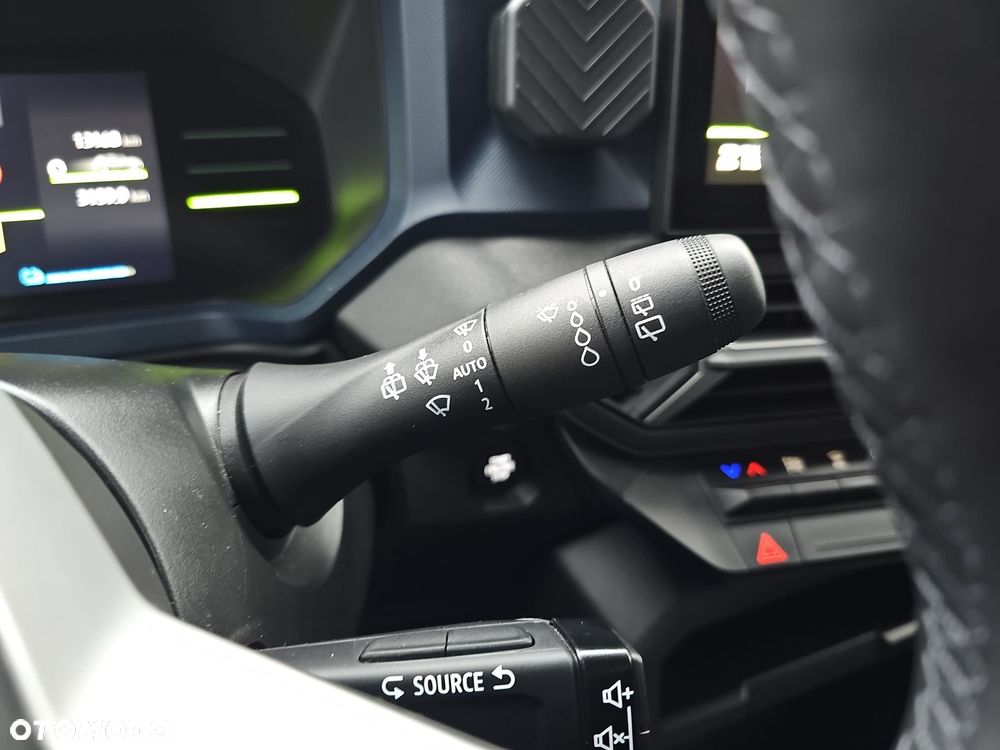 Dacia Duster 1.6 Full Hybrid 140 Journey MMT - 21