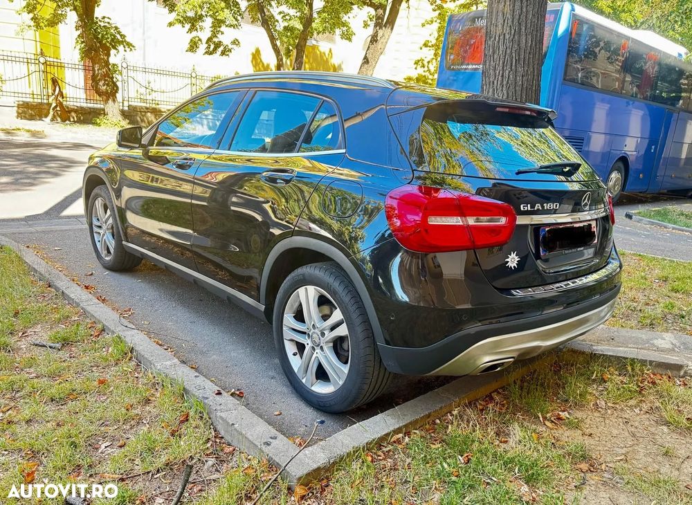 Mercedes-Benz GLA 180 - 16