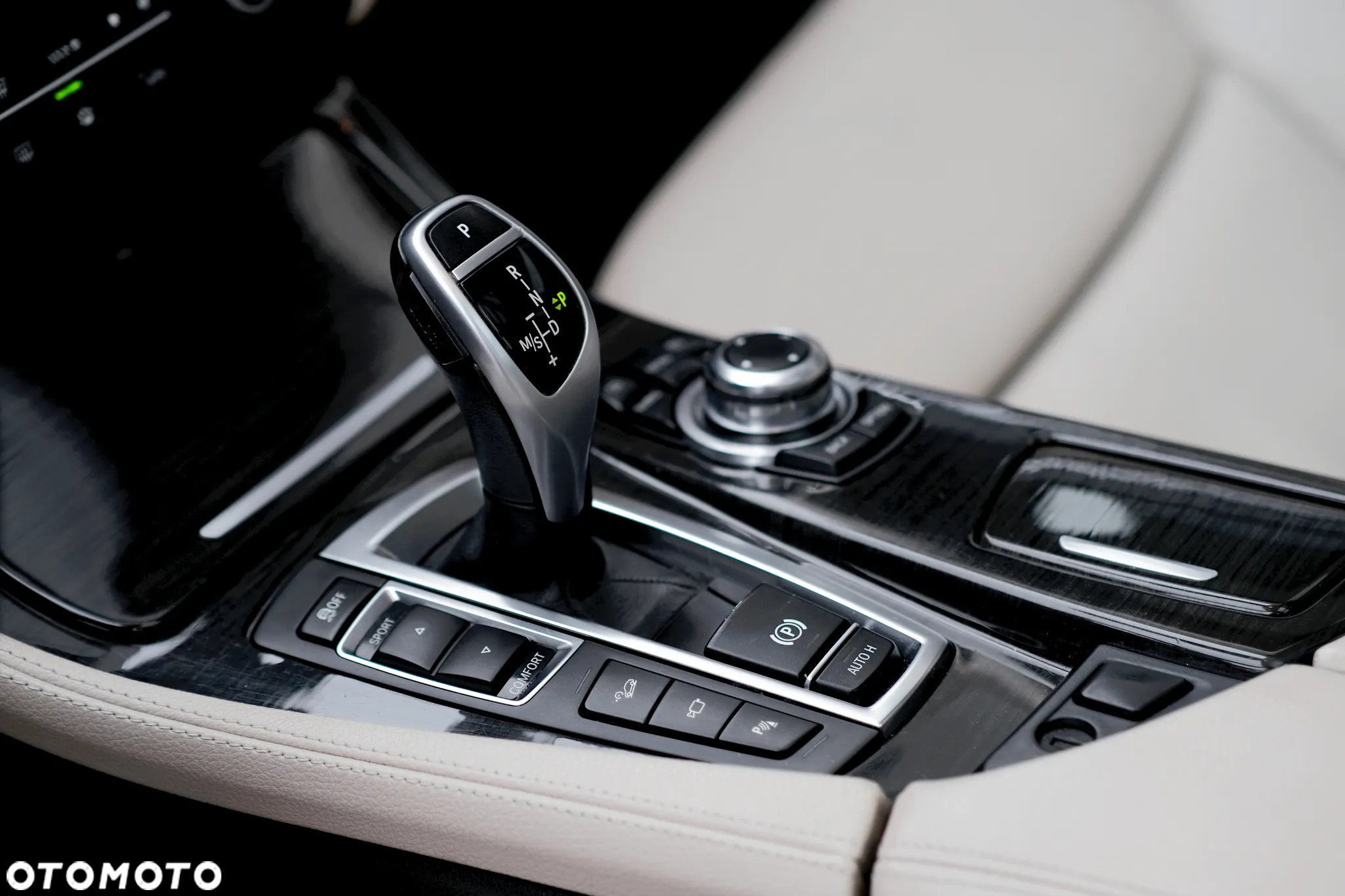 BMW Seria 5 530d xDrive - 25