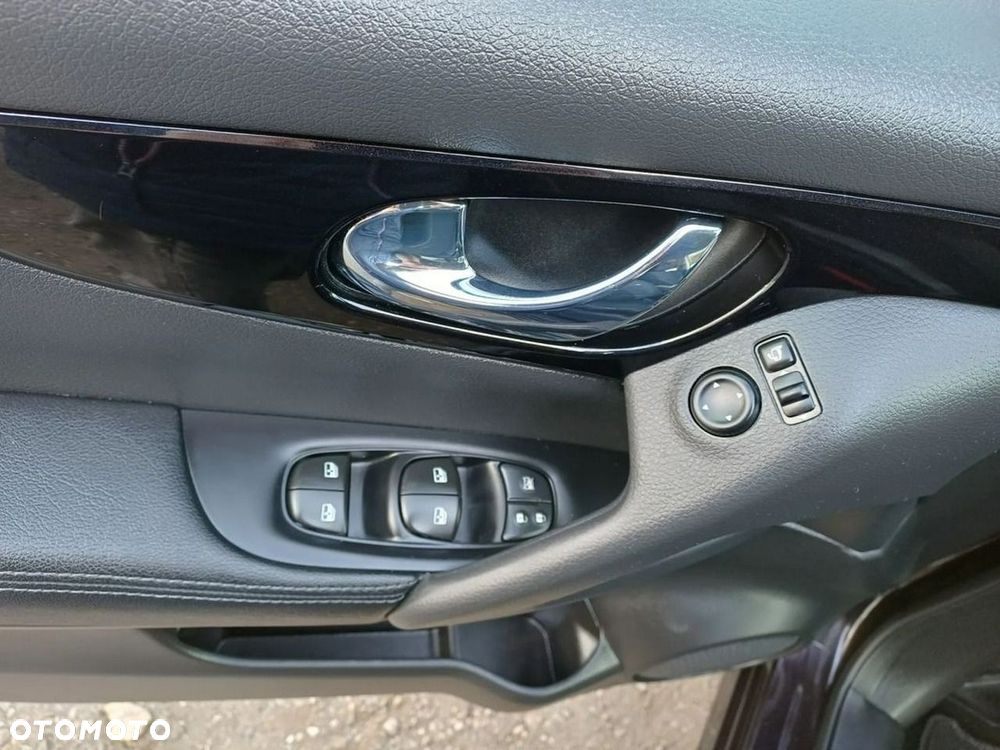 Nissan Qashqai 1.3 DIG-T N-Connecta - 16