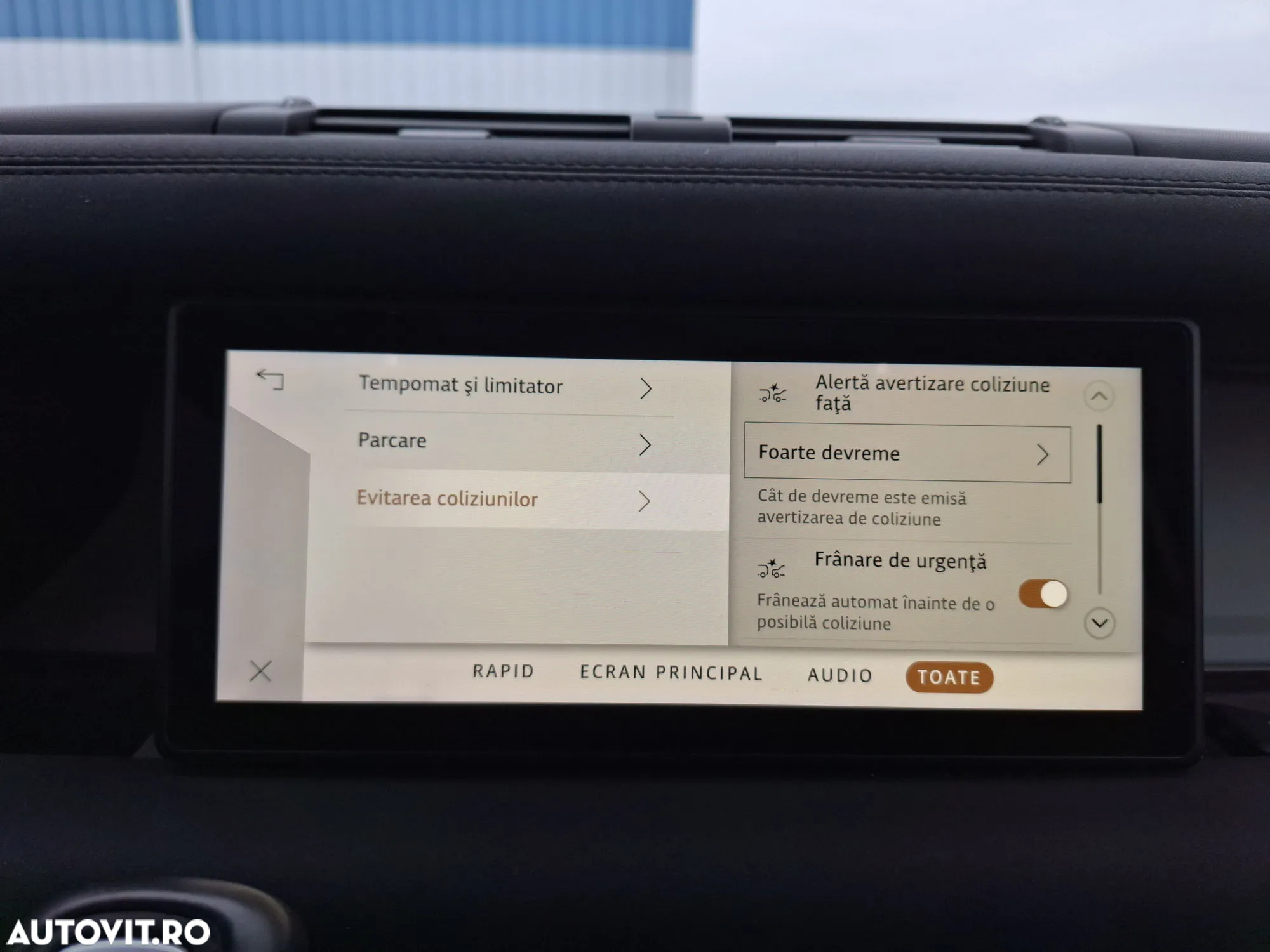 Land Rover Defender 110 2.0L D240 SE - 23