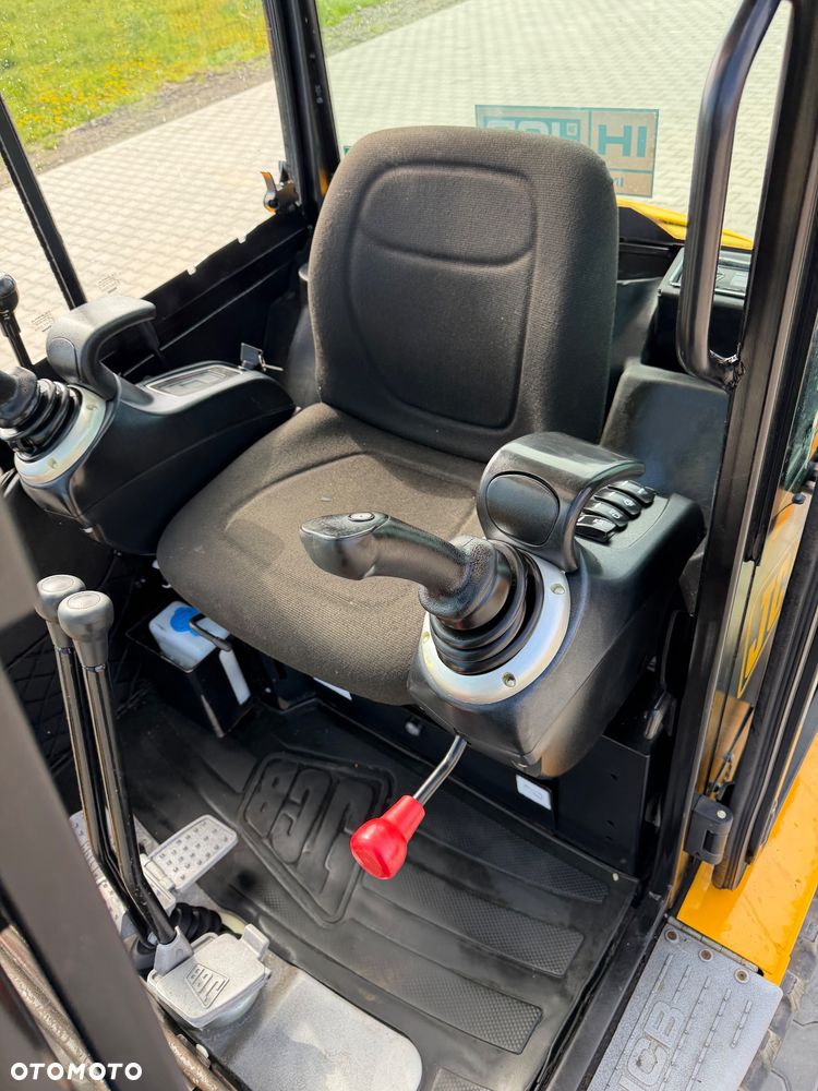 JCB 8026 - 15