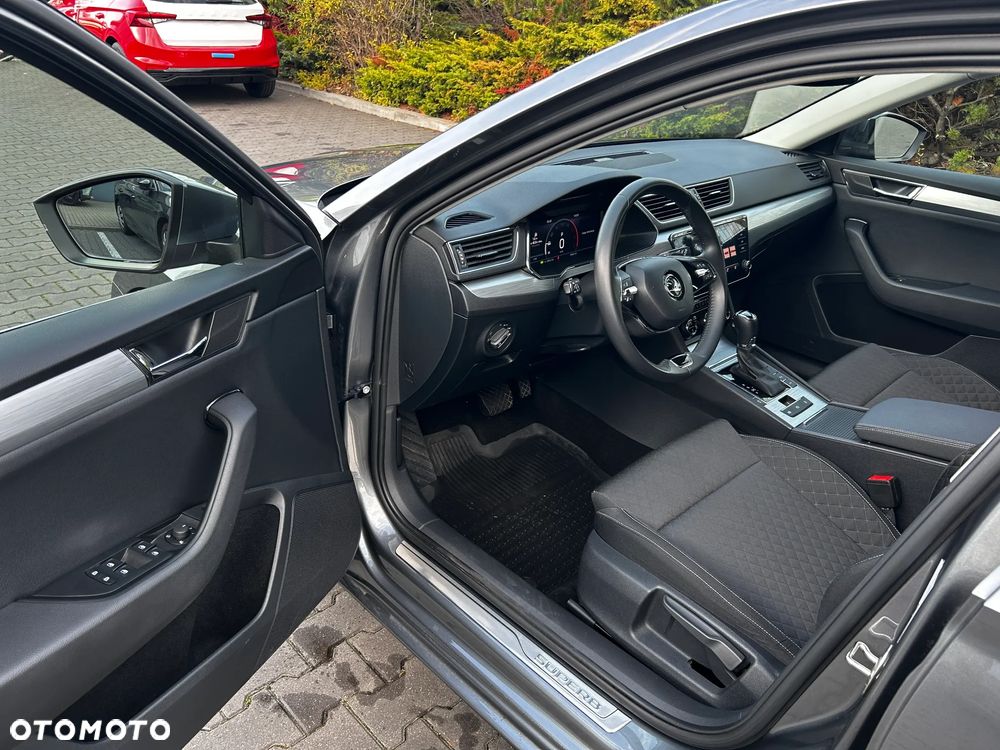 Skoda Superb 2.0 TDI SCR Ambition DSG - 9