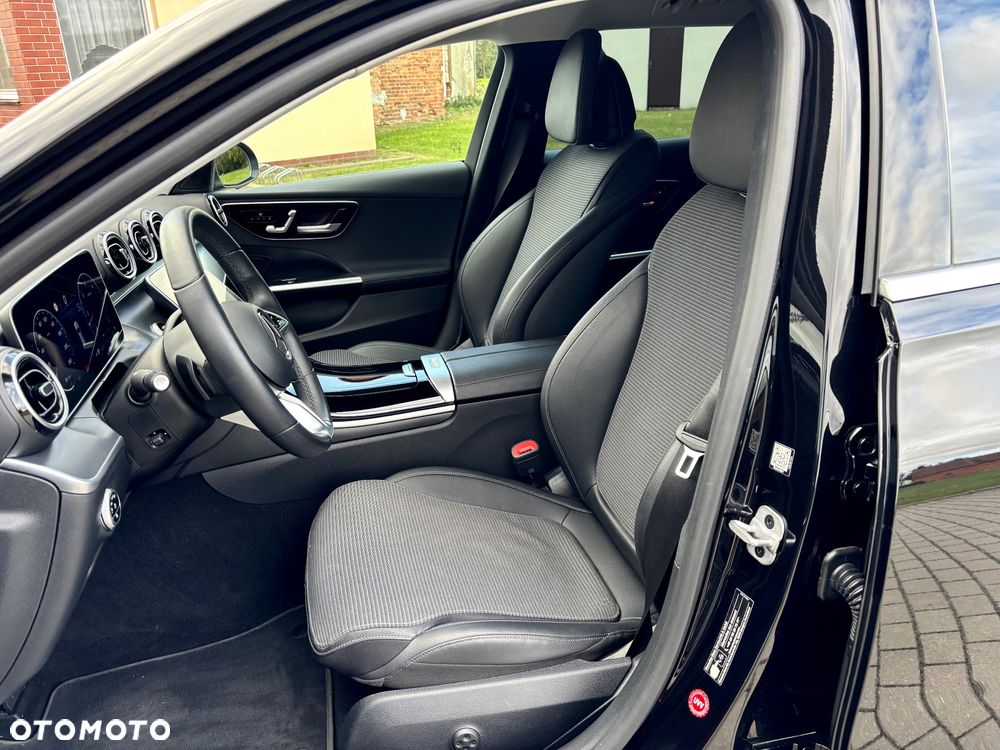 Mercedes-Benz Klasa C 200 d 9G-TRONIC - 26