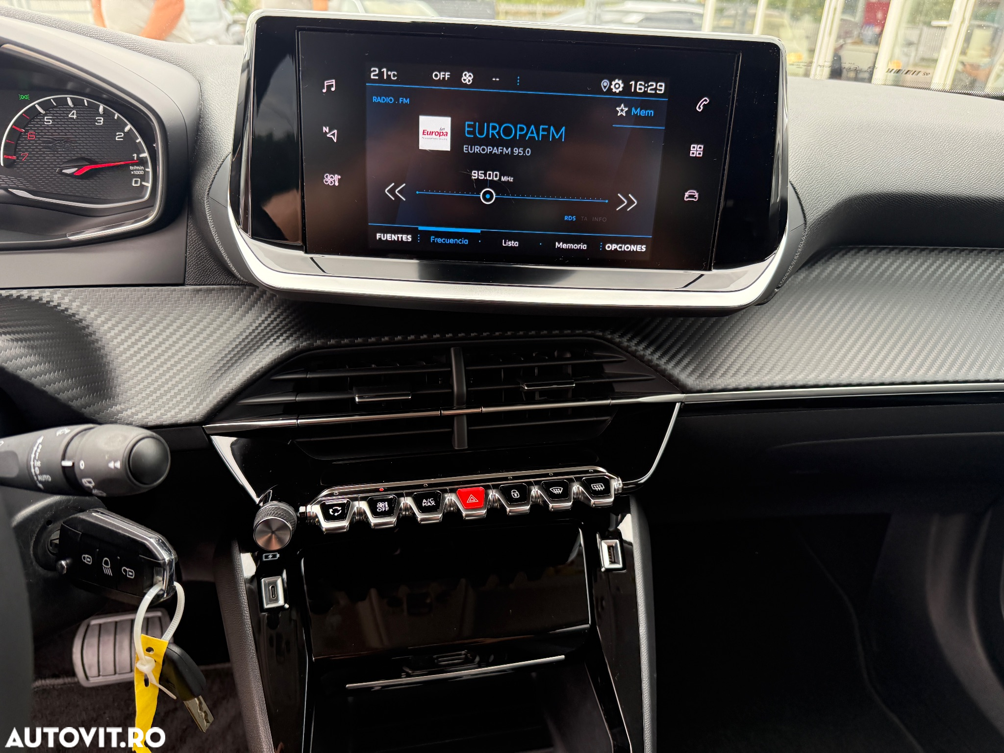 Peugeot 2008 BlueHDi 130 EAT8 Allure Pack - 21