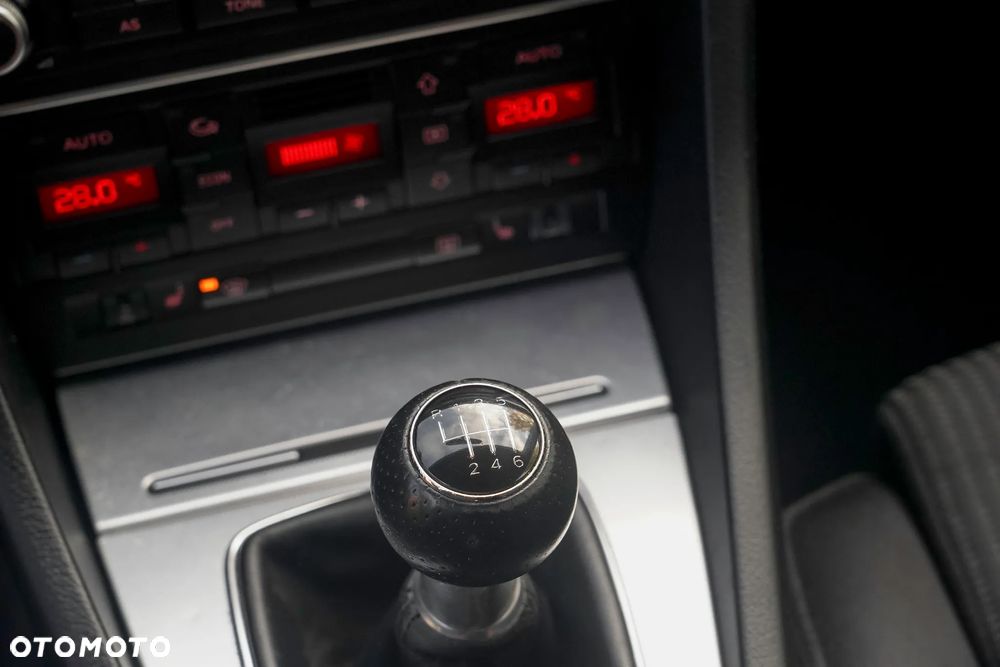 Audi A4 Avant 2.0 TDI DPF - 21