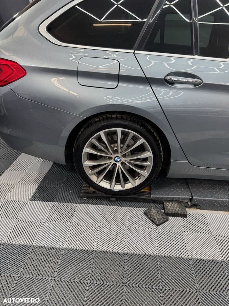 BMW Seria 5 520d Touring Aut. Luxury Line - 9