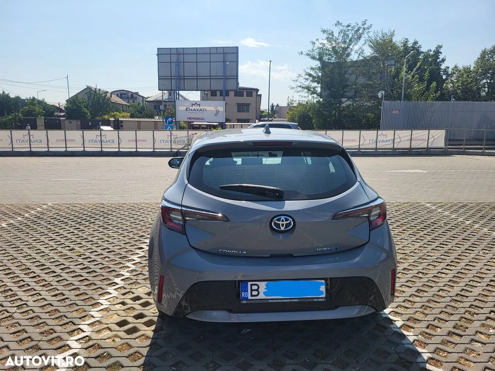 Toyota Corolla - 12