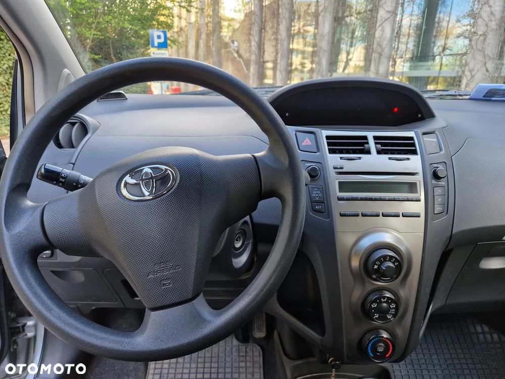 Toyota Yaris 1.0 Terra - 6