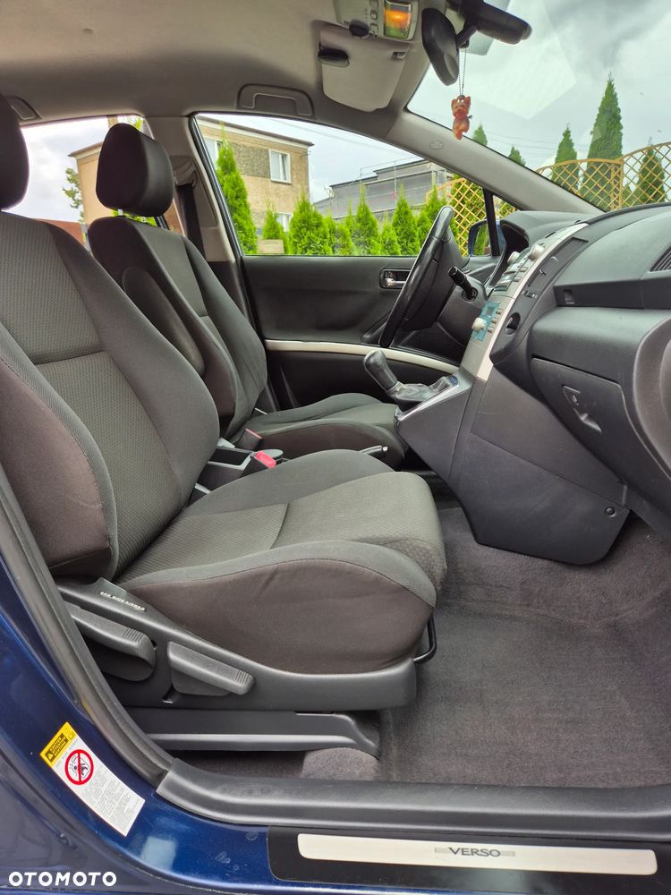Toyota Corolla Verso - 8
