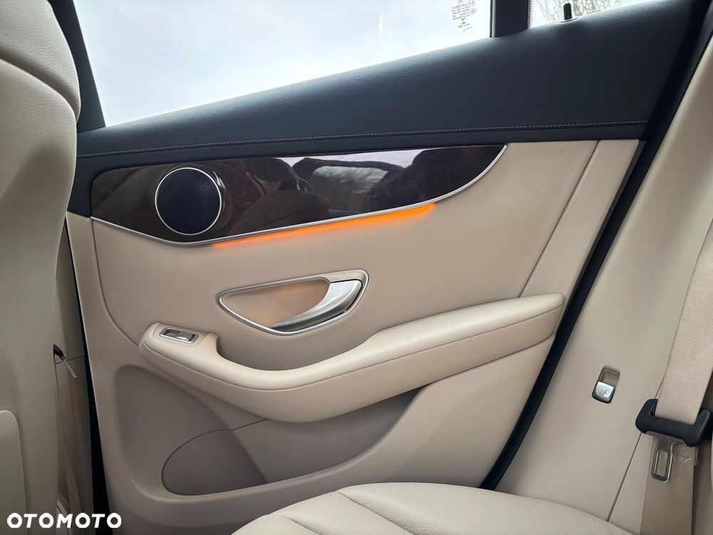 Mercedes-Benz GLC - 40