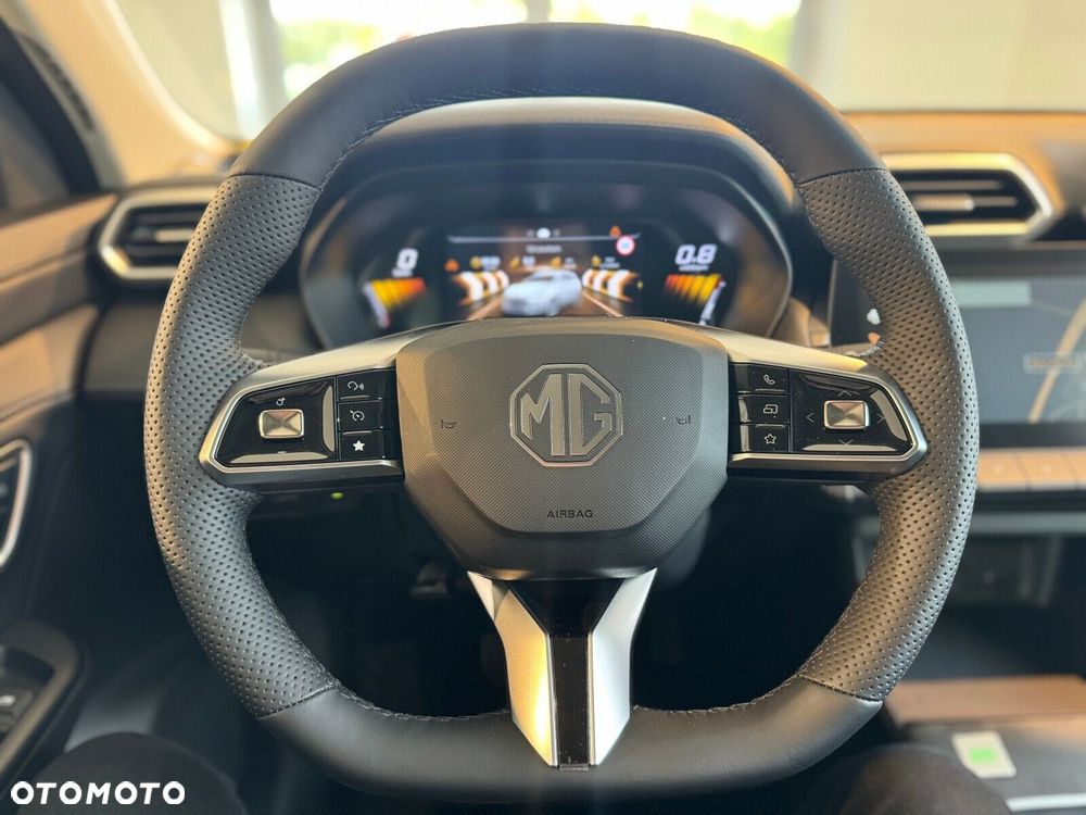 MG ZS - 11