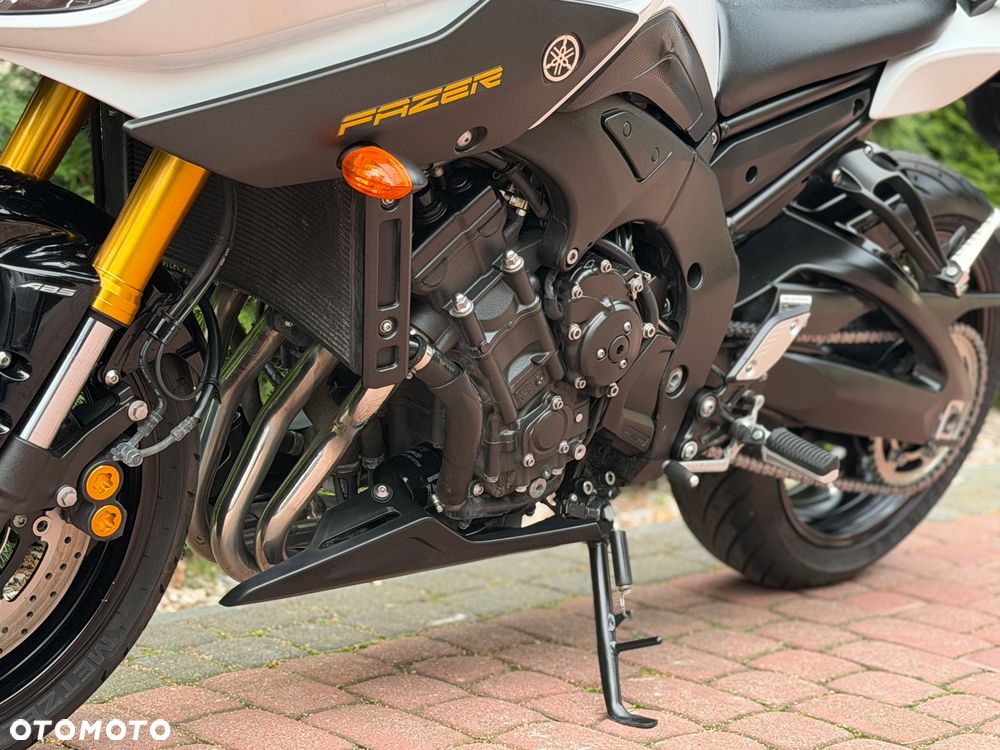 Yamaha FZ8 - 17
