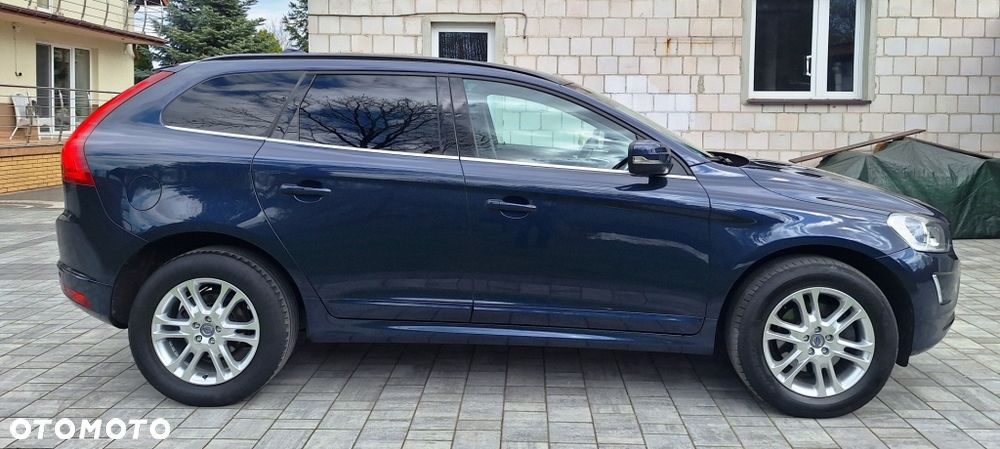 Volvo XC 60 D4 Geartronic Momentum - 4