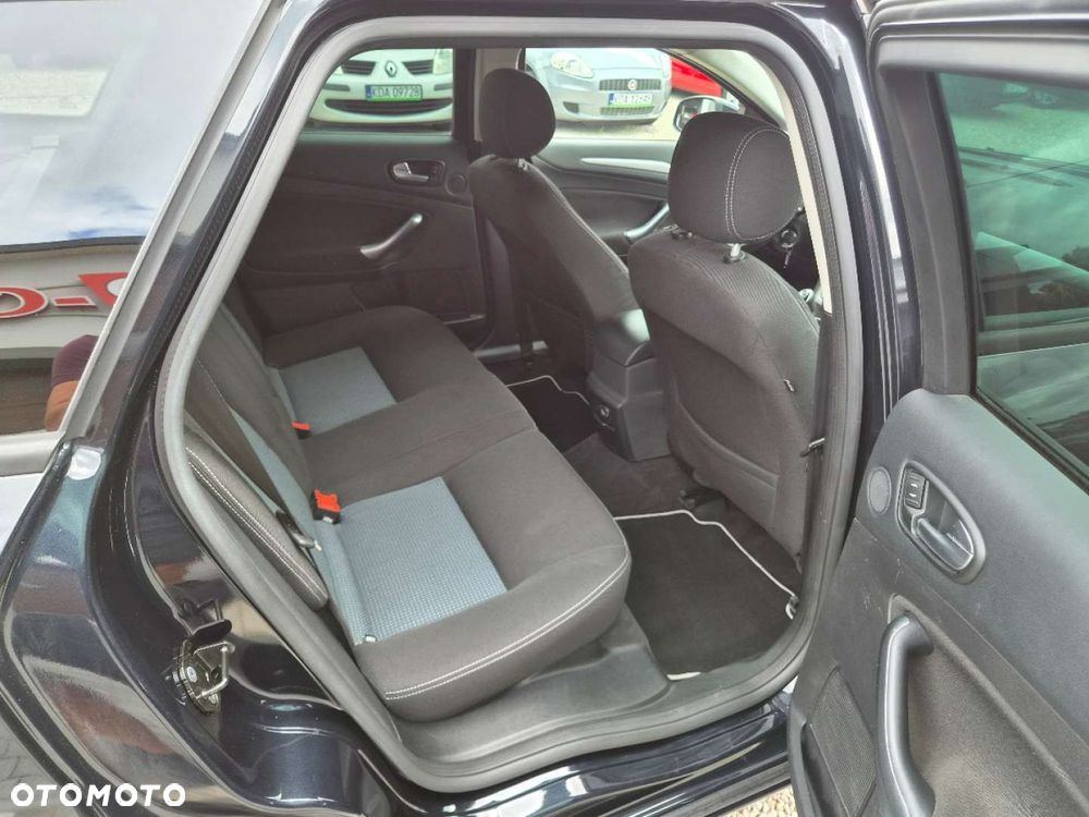 Ford Mondeo 2.0 TDCi Titanium - 19