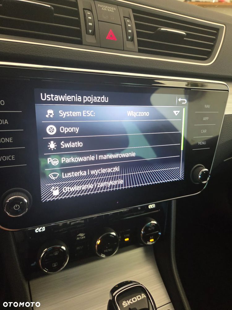 Skoda Superb 1.5 TSI Ambition DSG - 24