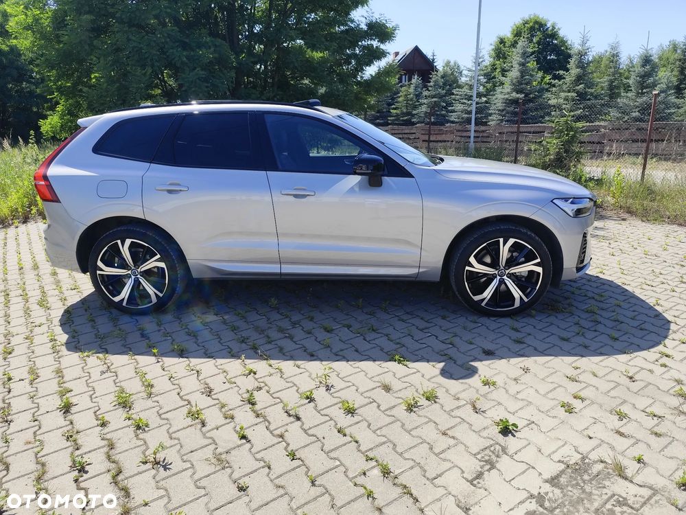 Volvo XC 60 T6 Plug-In Hybrid AWD Plus Black Edition - 5