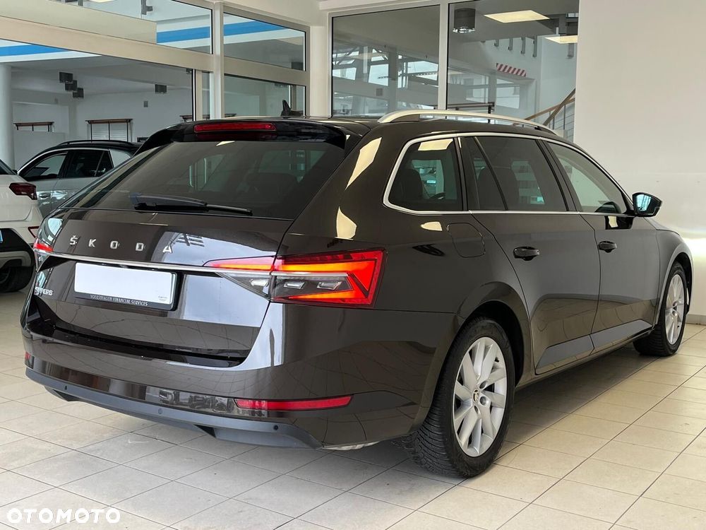 Skoda Superb 2.0 TSI DSG Style - 9
