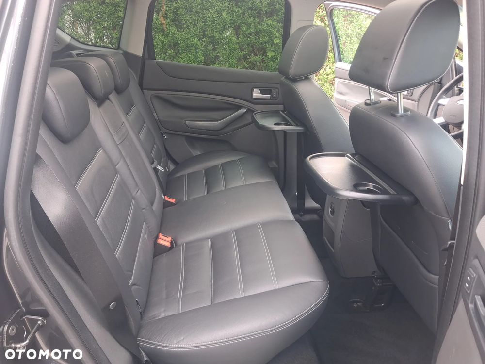 Ford Kuga 2.0 TDCi 2x4 Titanium - 17