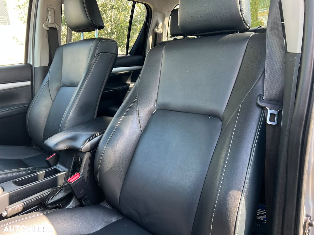 Toyota Hilux 4x4 Double Cab A/T Style - 32