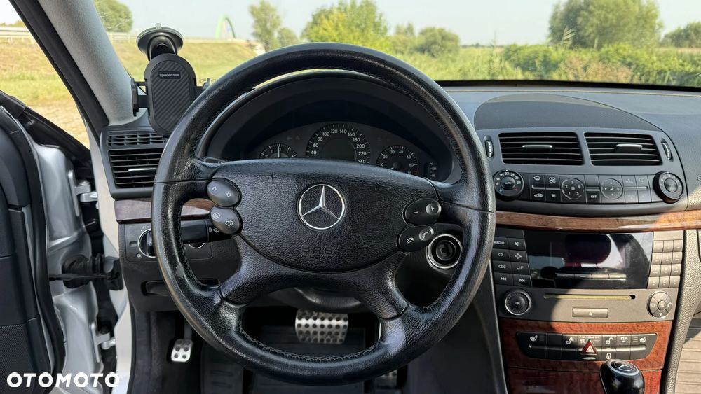 Mercedes-Benz Klasa E 200 Kompressor Automatik Classic - 14