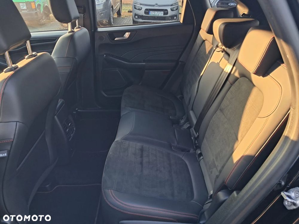 Ford Kuga 2.5 Duratec FHEV 4x4 ST-LINE - 13