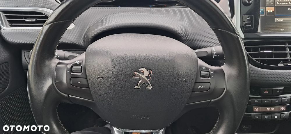 Peugeot 2008 1.6 BlueHDi Allure - 17