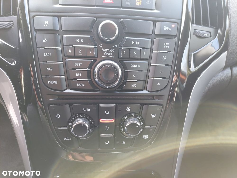 Opel Astra 1.4 Turbo Exklusiv - 25