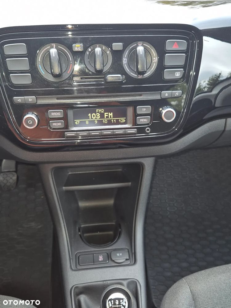 Volkswagen up! - 19