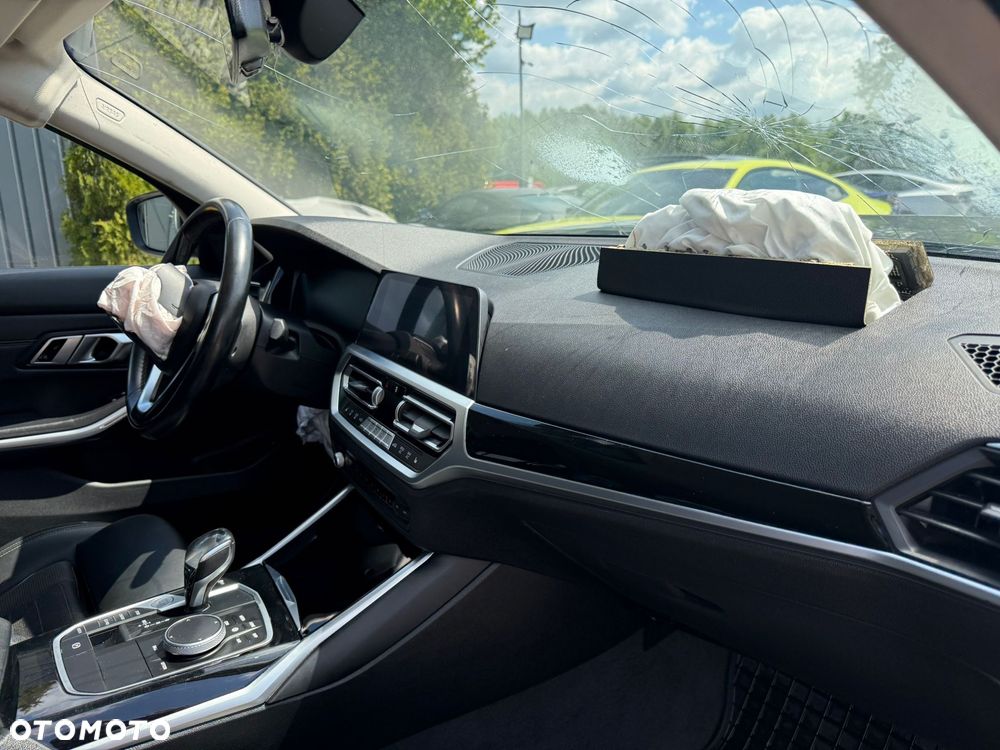 BMW Seria 3 318d MHEV Sport Line - 18